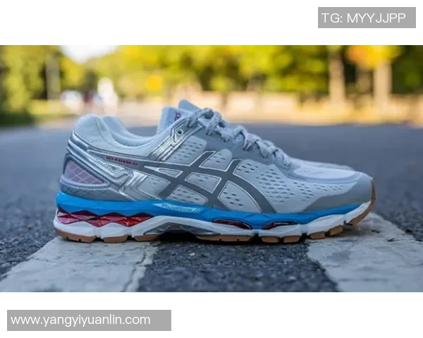 球星足球鞋上的个人标识与品牌特色如何影响球场表现与市场趋势